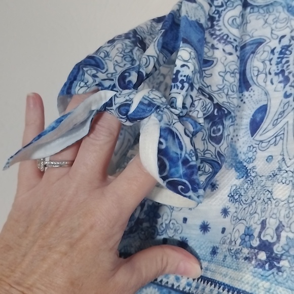 Time and Tru Short Sleeve Women's XL (16-18) Top with slit in sleeves - Picture 5 of 10